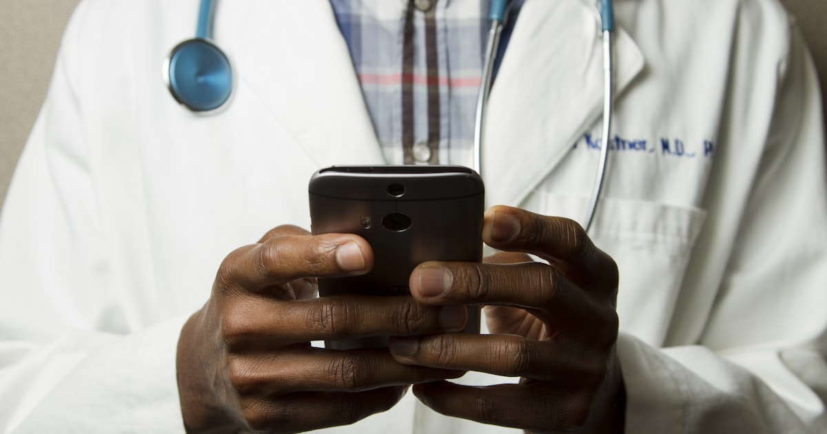 Online Doctor vs In-Person Visit: When to Choose What